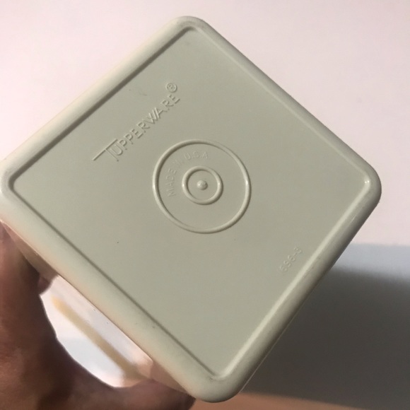 Tupperware Cheese Block Keeper - Picture 4 of 4